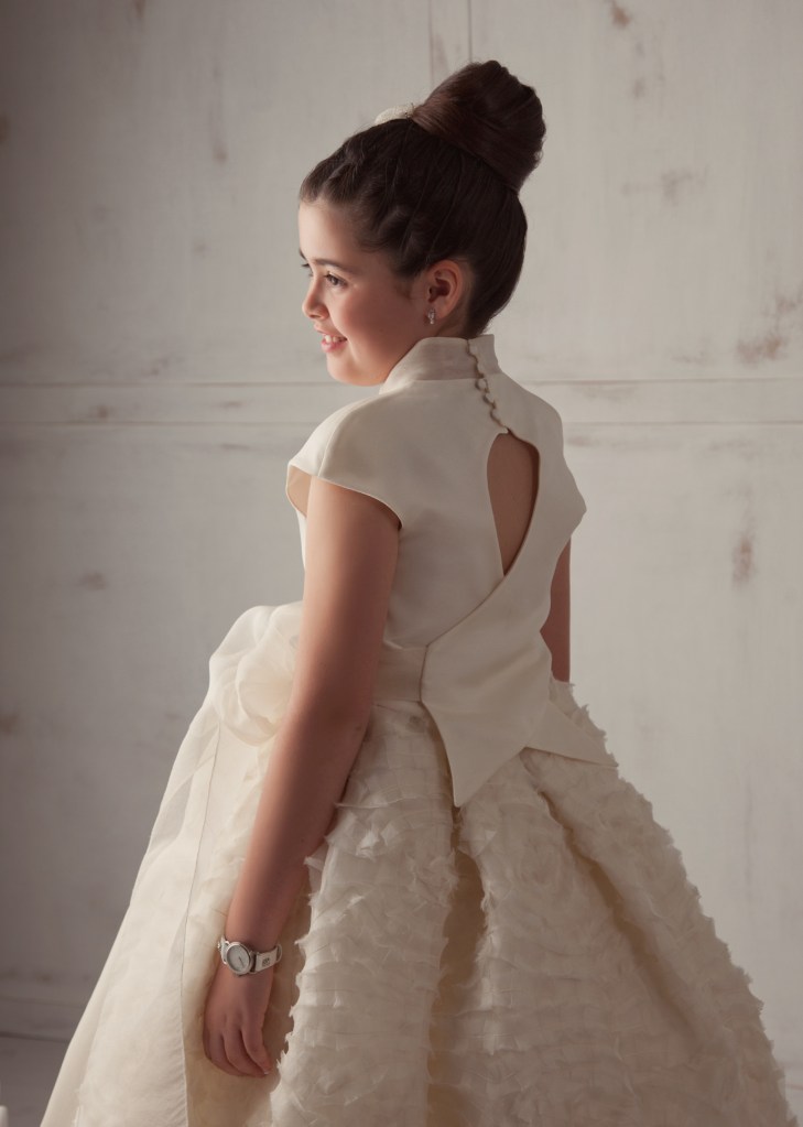 005-trajes comunion niña-trajes comunion niño-fondos comunion-fotografo comunion valencia-fotos comunion valencia-comunion valencia-fotografos valencia-fotos estudio niña-sesion estudio niños-fotos bebe valencia-comunion exterior valencia