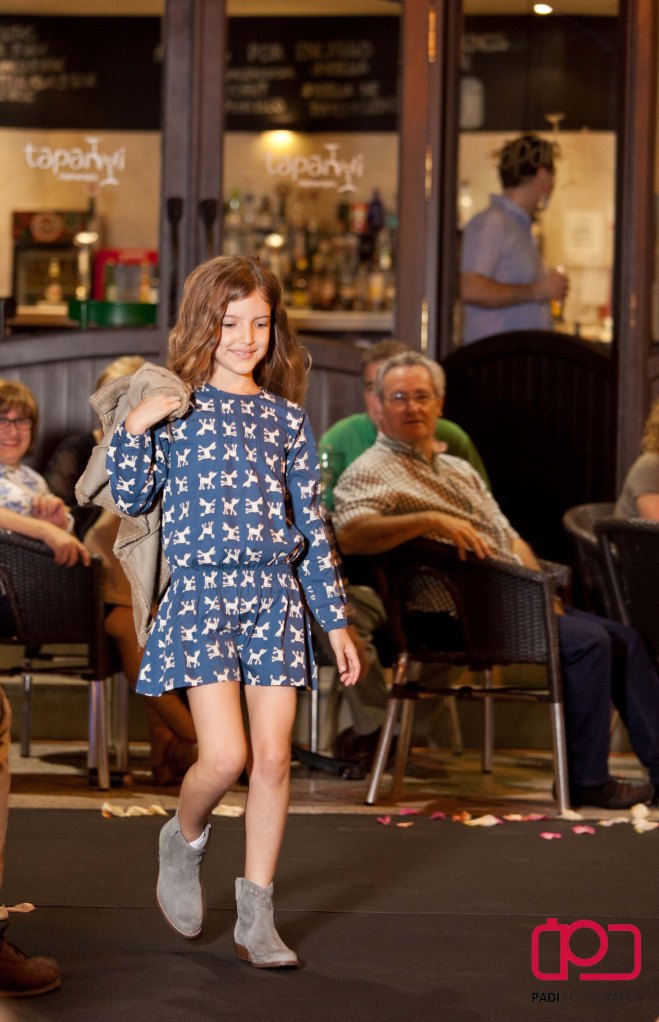 fotografo valencia-fotografo comunion valencia-fotografia comunion valencia-traje comunion-diseñador traje comunion-desfile rubio kids-foto padi alacuas-fotografia moda infantil_19