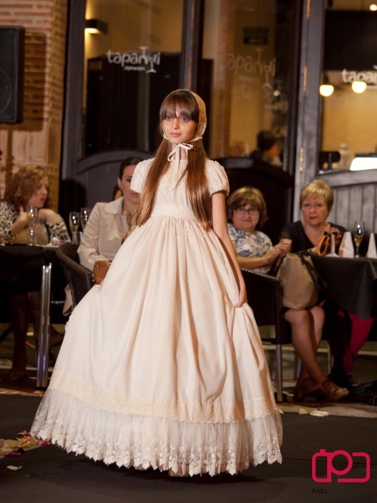 fotografo valencia-fotografo comunion valencia-fotografia comunion valencia-traje comunion-diseñador traje comunion-desfile rubio kids-foto padi alacuas-fotografia moda infantil_35