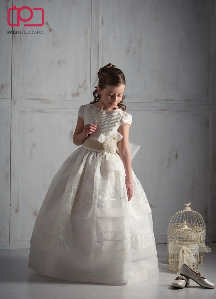 fotografo valencia-fotografo comunion-fotografia niños estudio-traje comunion niña-fotografia comunion exterior_1