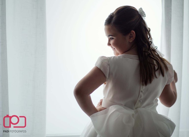 fotografo valencia-fotografo comunion-fotografia niños estudio-traje comunion niña-fotografia comunion exterior_1