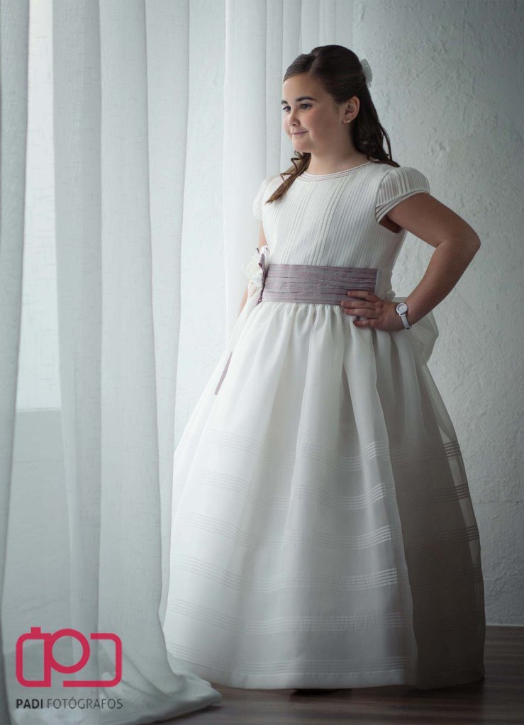 fotografo valencia-fotografo comunion-fotografia niños estudio-traje comunion niña-fotografia comunion exterior_2