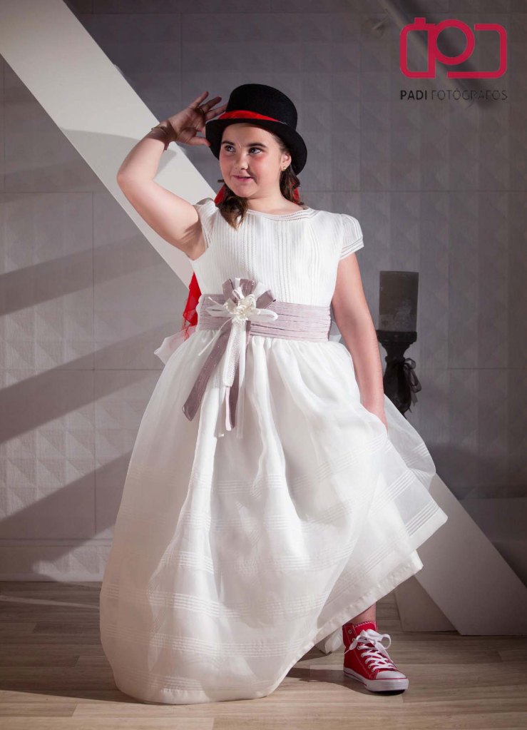fotografo valencia-fotografo comunion-fotografia niños estudio-traje comunion niña-fotografia comunion exterior_8